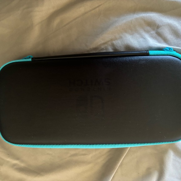 Nintendo switch & accessories - Picture 4 of 8